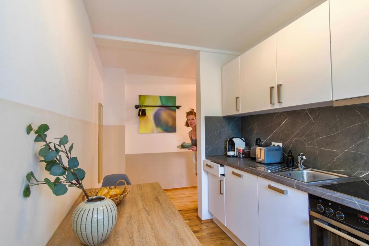 4-Room Luxury Apartment - Close To Central Station, Free Parking, Kitchen Leipzig Bagian luar foto